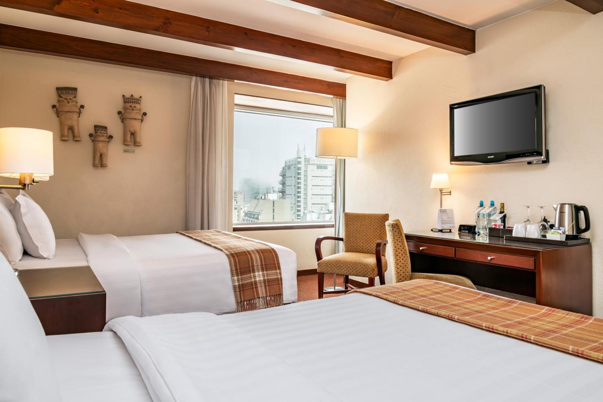 ホテル カーサ アンディーナ プレミウム ミラフローレス リマ エクステリア 写真 A room at the hotel