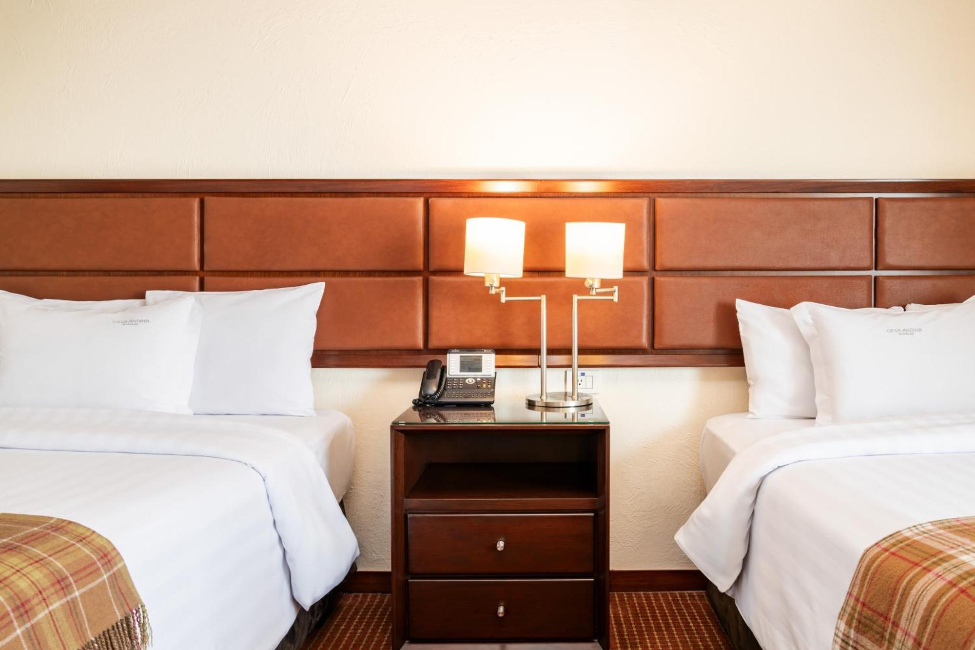 ホテル カーサ アンディーナ プレミウム ミラフローレス リマ エクステリア 写真 A typical room at the hotel