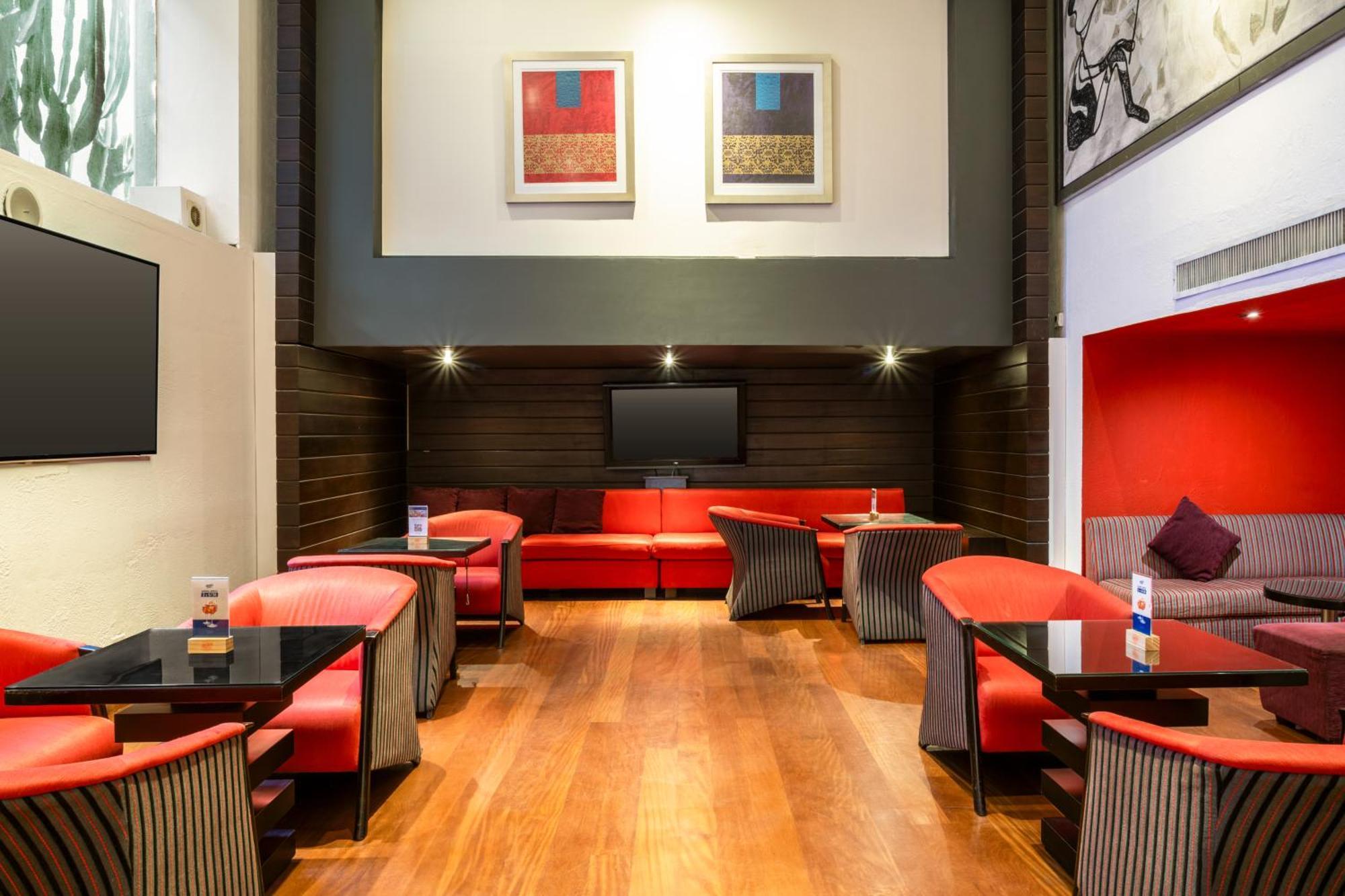 ホテル カーサ アンディーナ プレミウム ミラフローレス リマ エクステリア 写真 The interior of the lounge