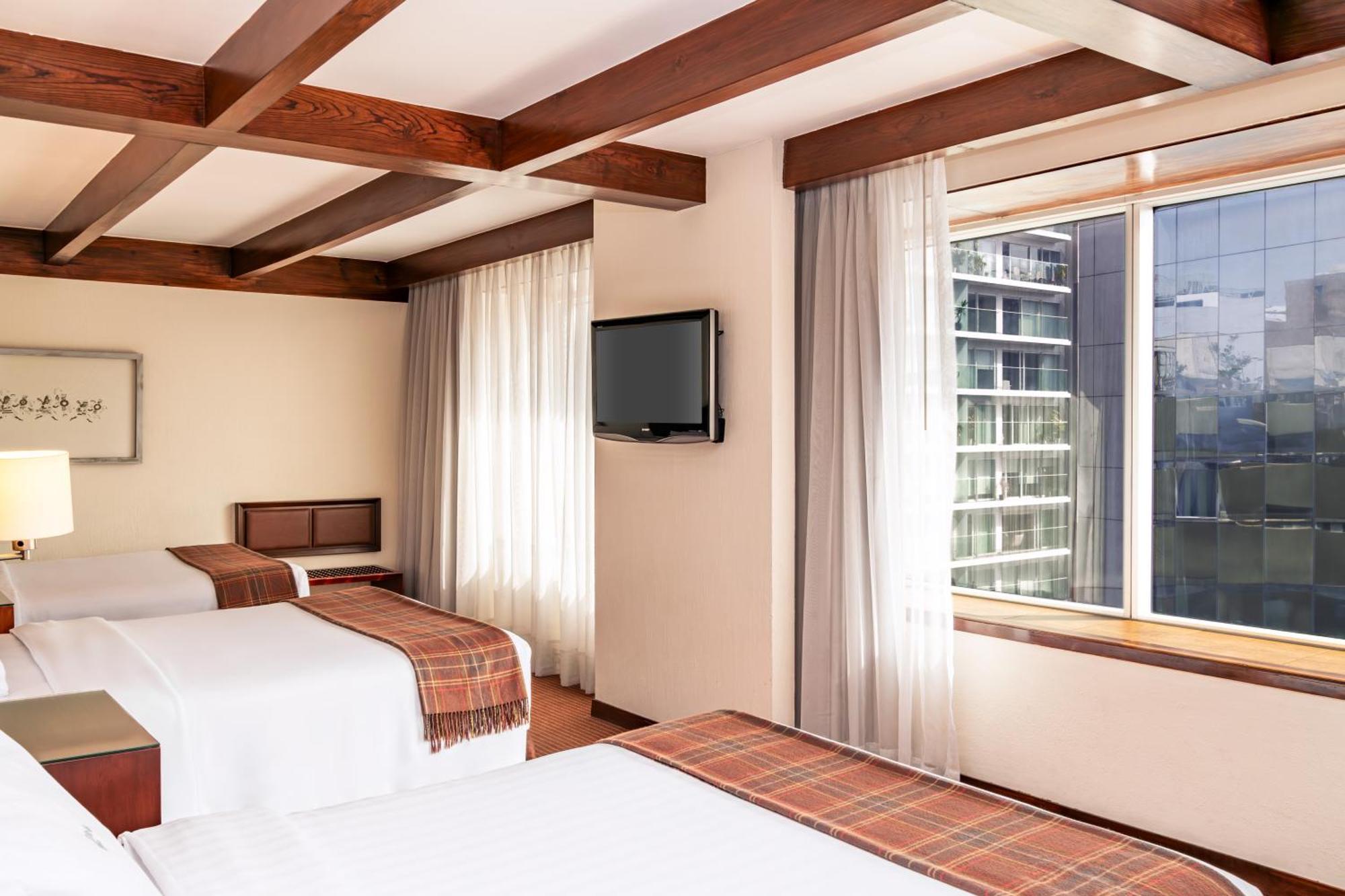 ホテル カーサ アンディーナ プレミウム ミラフローレス リマ エクステリア 写真 A room at the hotel