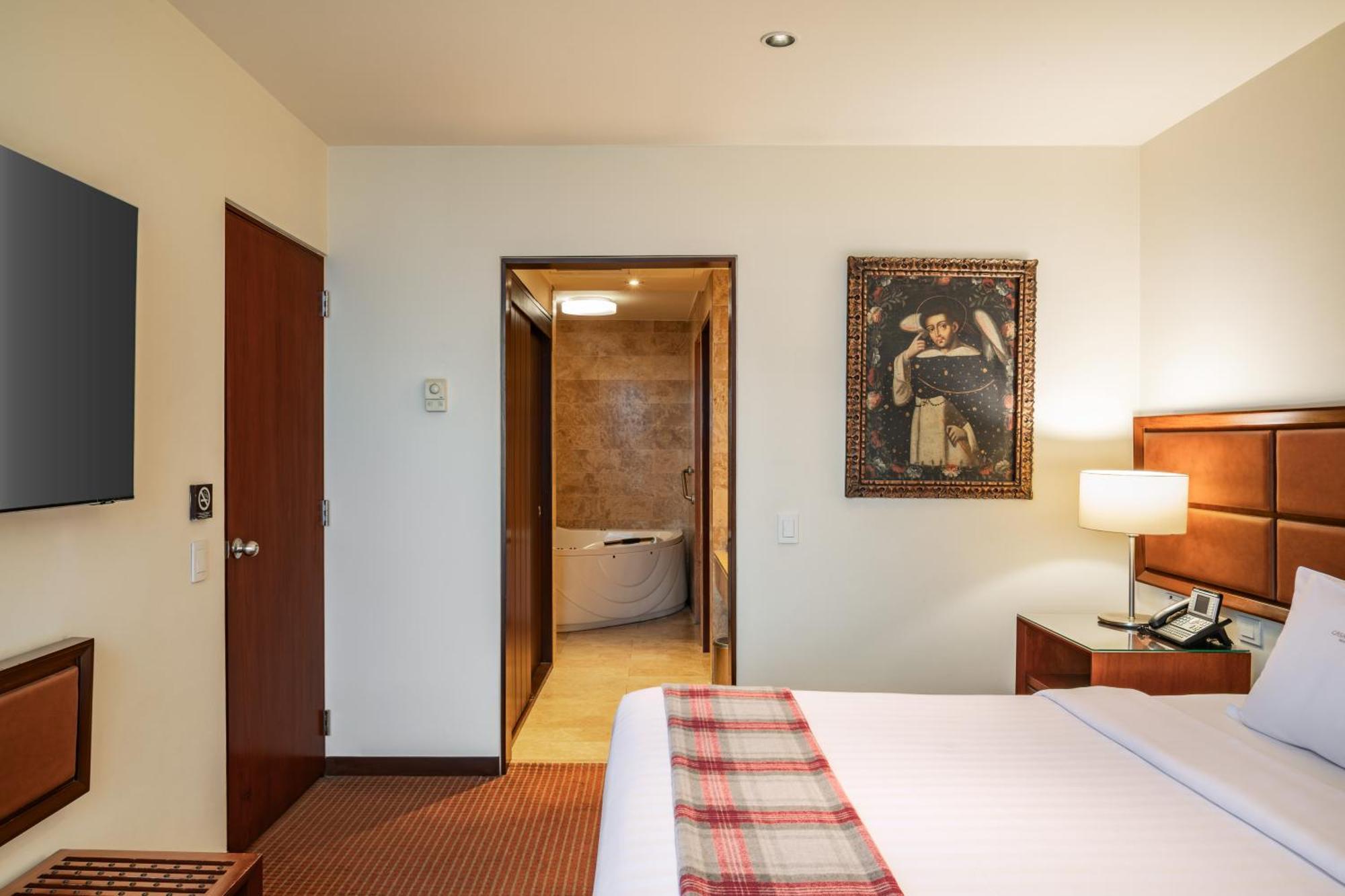 ホテル カーサ アンディーナ プレミウム ミラフローレス リマ エクステリア 写真 A room at the hotel