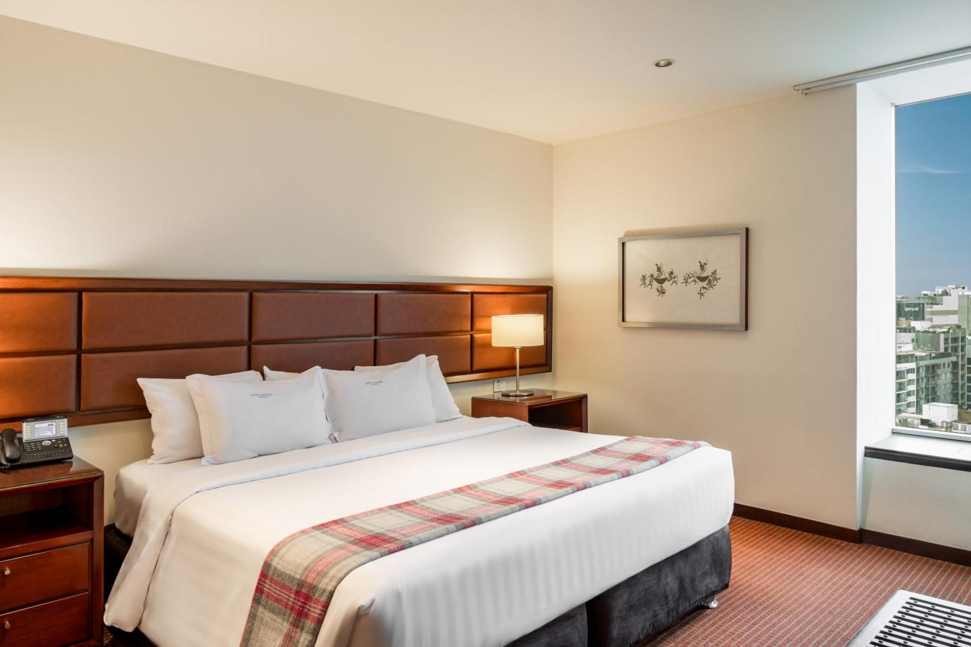 ホテル カーサ アンディーナ プレミウム ミラフローレス リマ エクステリア 写真 A bedroom at the hotel