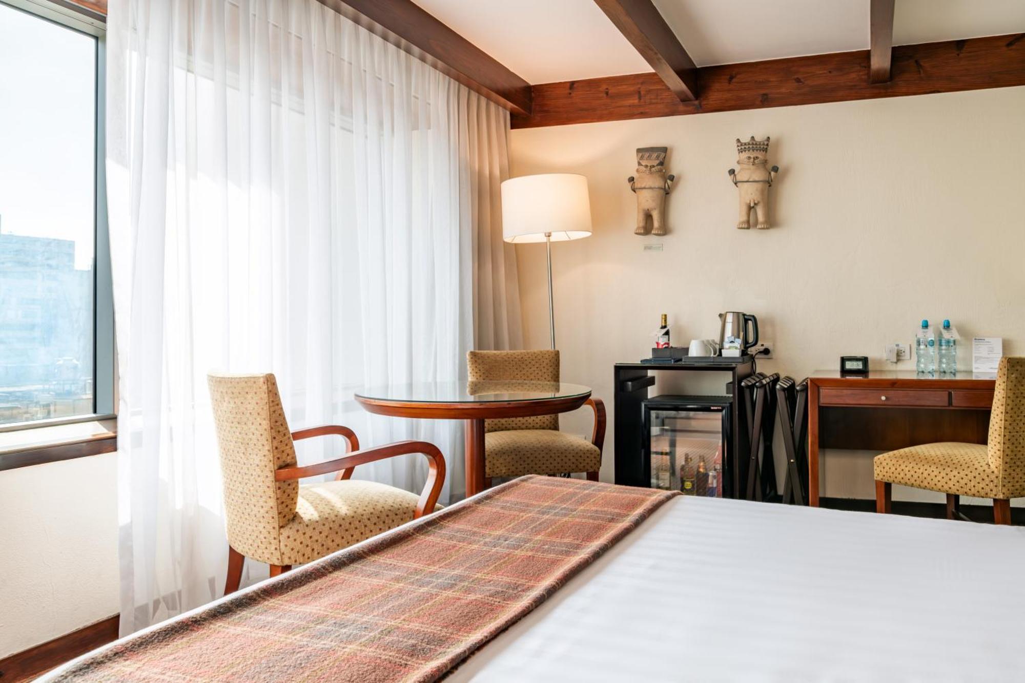 ホテル カーサ アンディーナ プレミウム ミラフローレス リマ エクステリア 写真 A room at the hotel